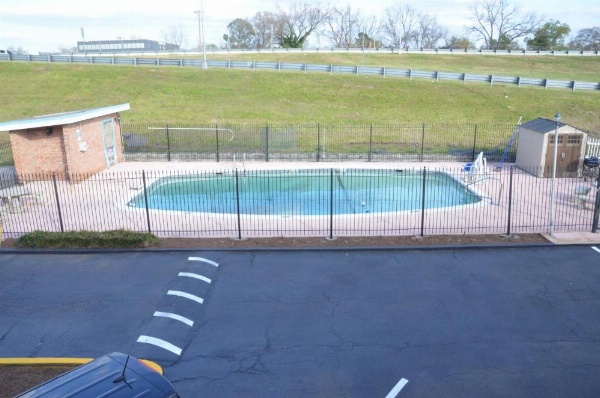 Americas Best Value Inn - Augusta Historic Downtown image 10