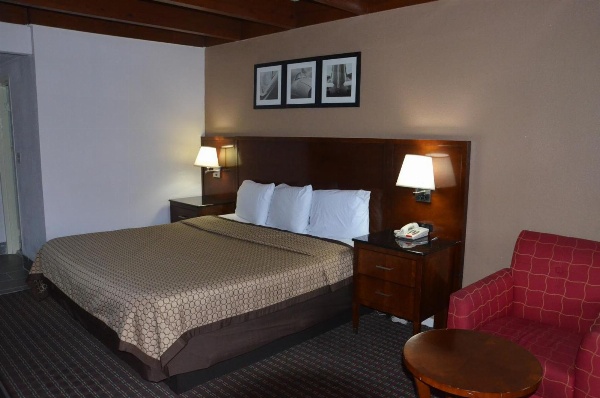 Americas Best Value Inn - Augusta Historic Downtown image 4